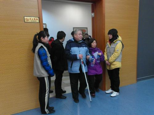 会场内志愿者