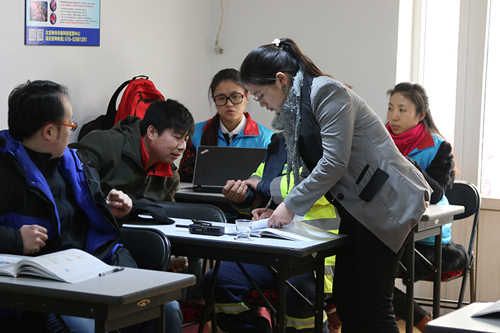 　　学员们在进行技能讨论分享