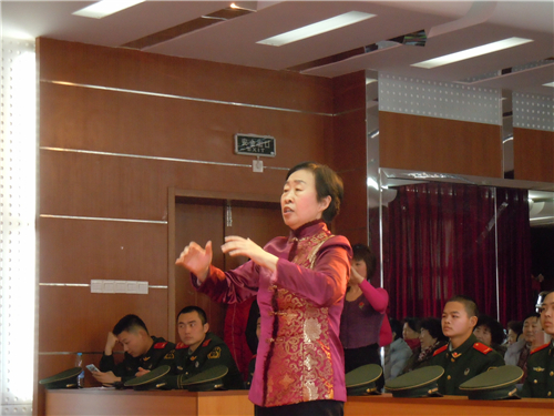 演出指挥大合唱