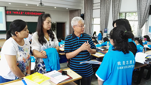 5-学员利用休息时间积极与和韧老师交流