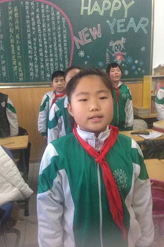 小学生背诵三字经