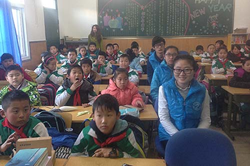 为雨竹学校小学生授书