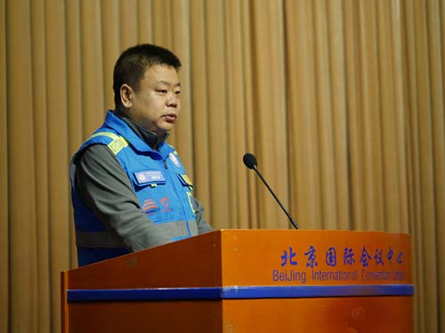 市应急志愿者服务总队赵培锋队长作“十二五”时期应急工作报告