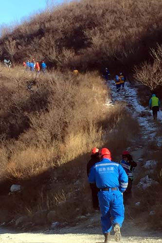 最低气温零下18度，风力六至七级，山区积雪——恶略环境为演练增添了巨大困难