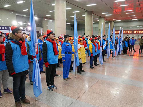 参加启动仪式的志愿者代表