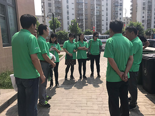 5-分组活动-志愿者到餐馆现场普及垃圾分类知识