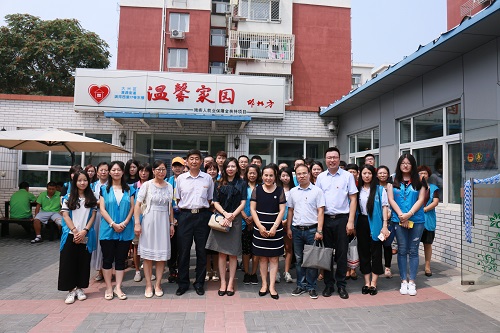 参观清源街道温馨家园