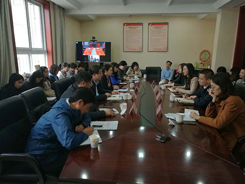 1、志愿服务进社区工作座谈会