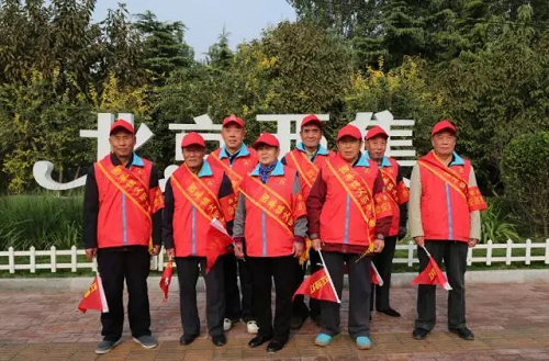 通州老党员志愿者合影