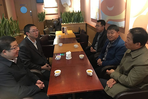 7-与市水务局领导交流节水护水志愿服务工作