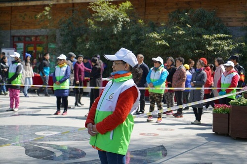 3-志愿者们负责外围保障服务