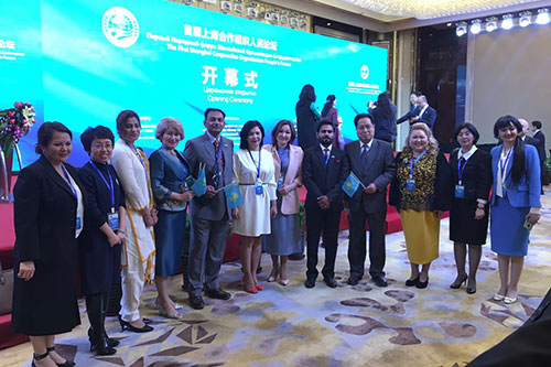 北志联代表与哈萨克斯坦参会代表合影