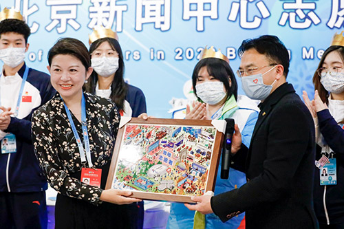 团中央领导慰问2022北京新闻中心志愿者002