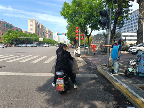 铂筑教育志愿服务队4