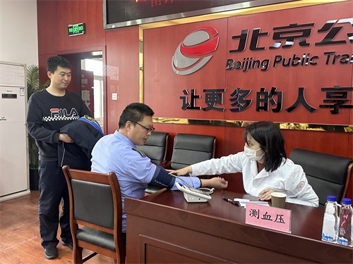 客五分公司团委“雷锋日”志愿服务活动 (8)