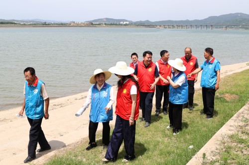两地志愿者巡河活动2