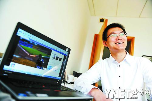 ■程旭如今正在探索志愿服务的新领域  　　■摄影/本报记者　袁艺