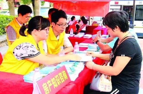 01惠州市常态化开展志愿服务活动。图片来源：惠州日报 记者马海菊