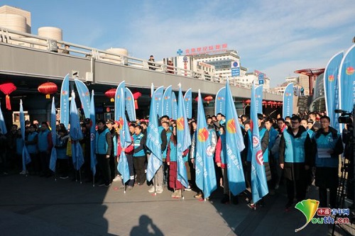 　　1月21日，2019年中国青年志愿者服务春运“暖冬行动”集中上岗暨春运志愿者主题活动日在北京西站举行。图为春运志愿者代表。中国青年网记者李川 摄