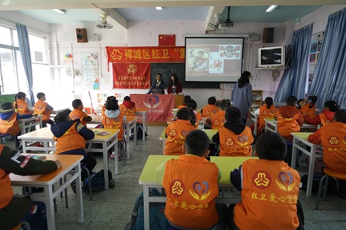 1月21日红卫社区爱心学堂冬令营活动。图片来源：佛山市文明办