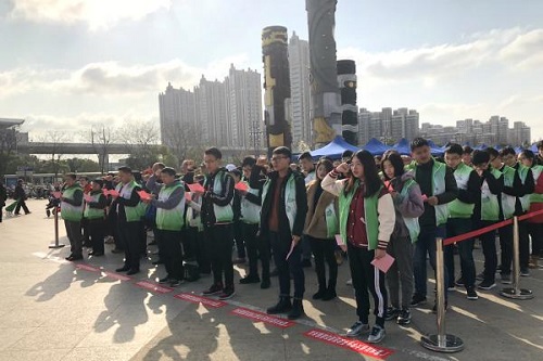 图说：松江大学城师生成为社区志愿服务的生力军。广富林街道供图
