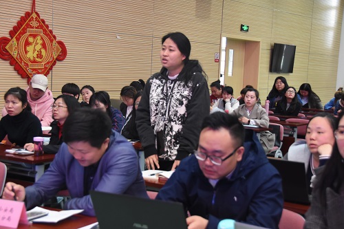 学员现场提问，老师进行解答