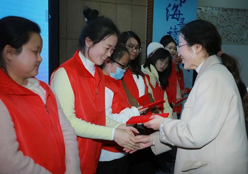 9d63dca5-0695-4f5c-980d-3db30fc157e6